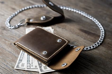 wallets with chains attached